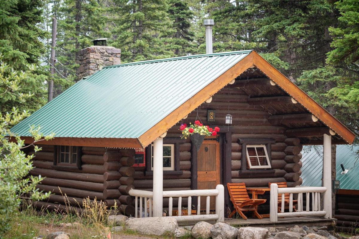 Storm Mountain Lodge & Cabins Касъл Джънкшън Екстериор снимка